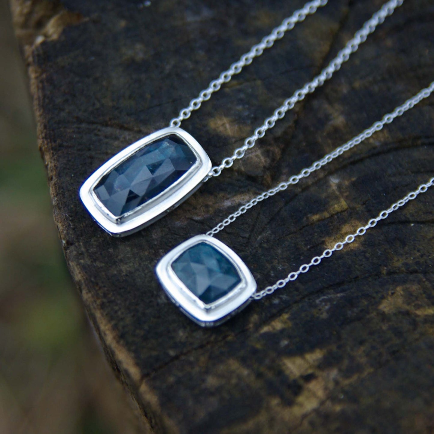 Pendentif en Argent avec Cyanite bleue (grand modèle), Mini-collection Astra Nox