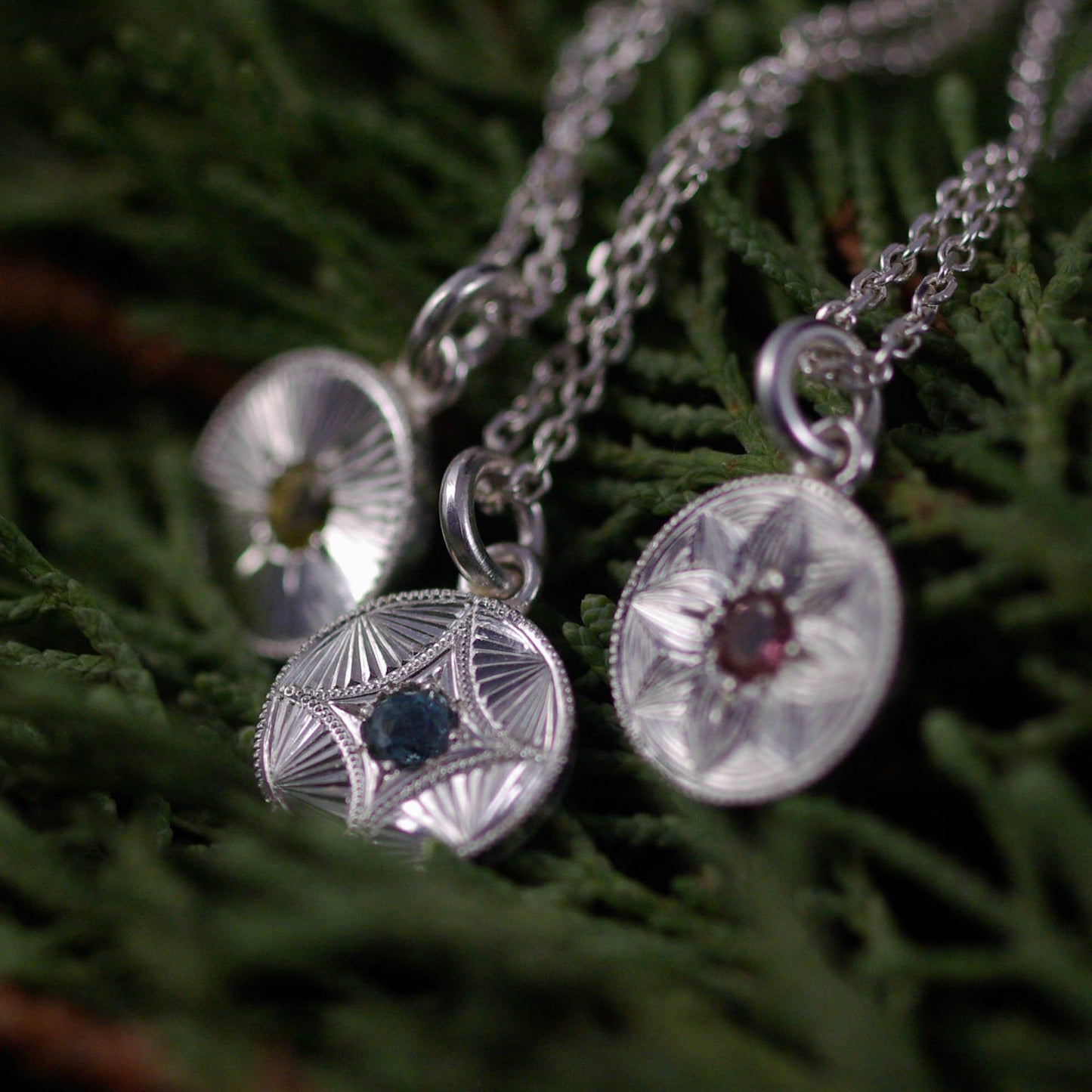 Pendentif en Argent gravé Prisme – Tourmaline Bleue