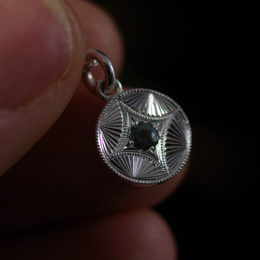 Pendentif en Argent gravé Prisme – Tourmaline Bleue