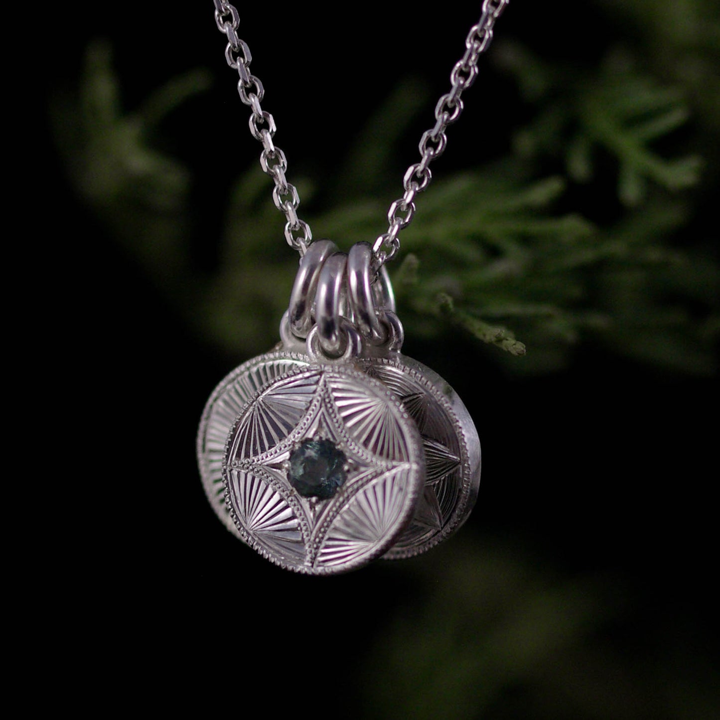 Pendentif en Argent gravé Prisme – Tourmaline Bleue