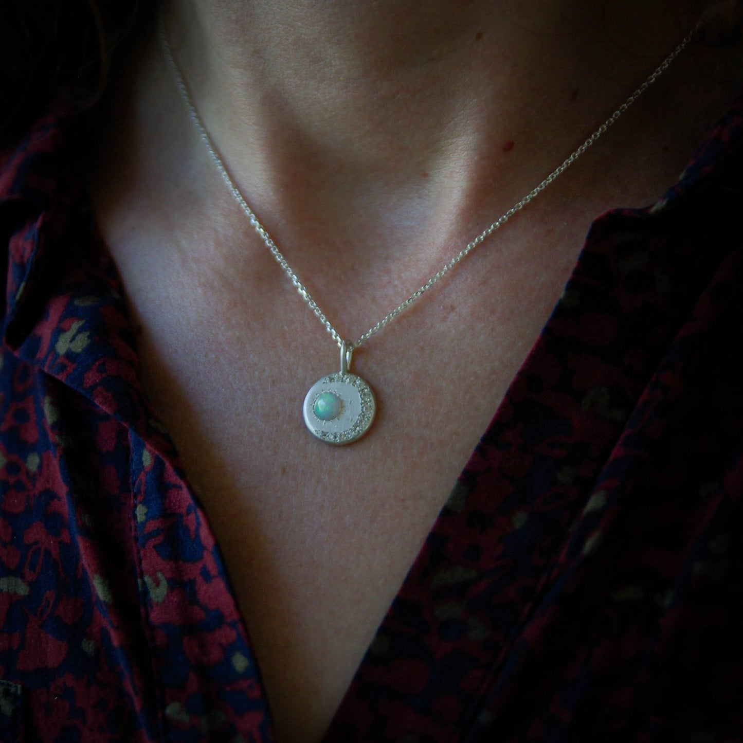 Pendentif en argent 925 avec opale Welo et oxydes de zirconium mini-collection Ô